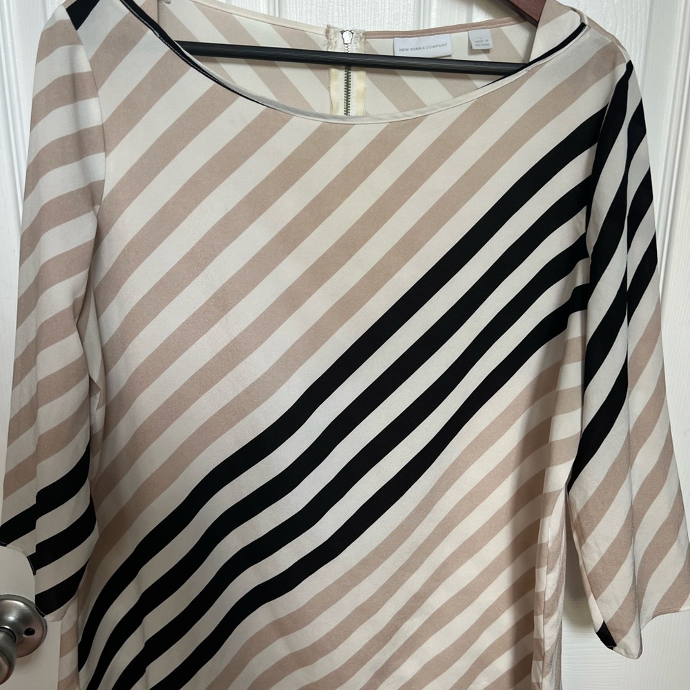 New York & Company Blouse in Black with Elegant Design